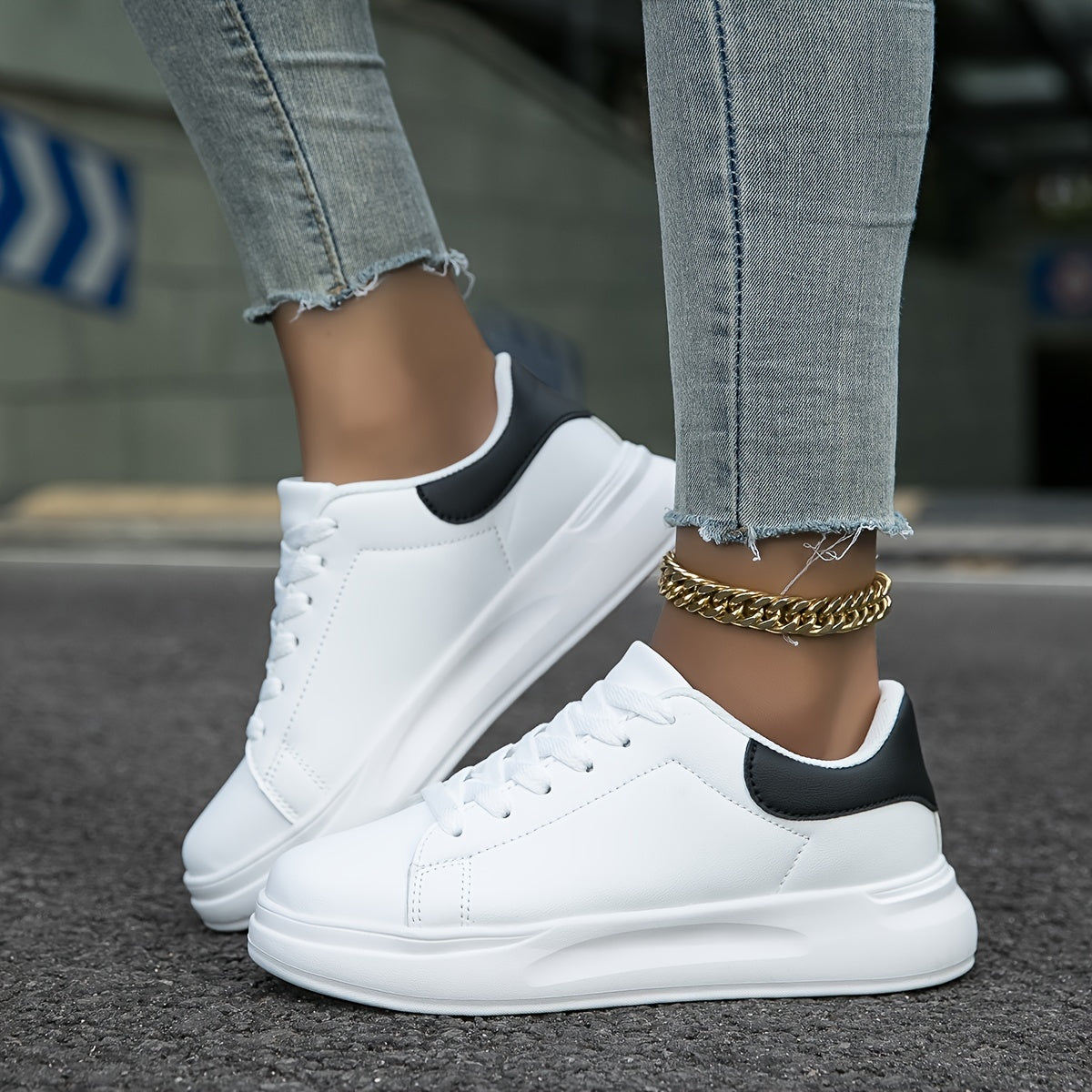 Weiße Sneaker für Damen – schlichte und lässige Schuhe