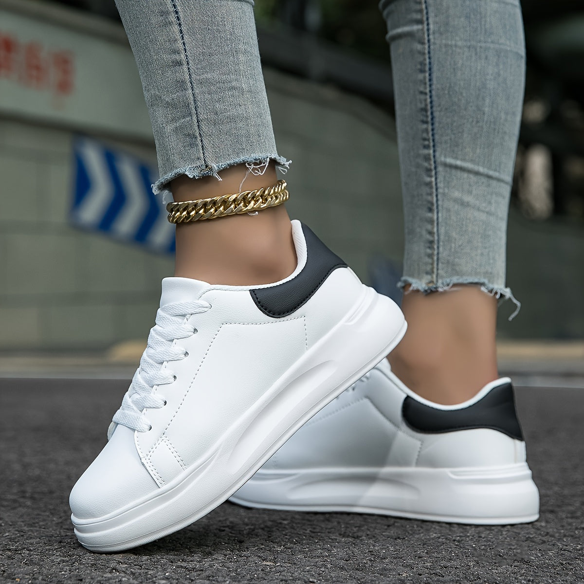 Weiße Sneaker für Damen – schlichte und lässige Schuhe