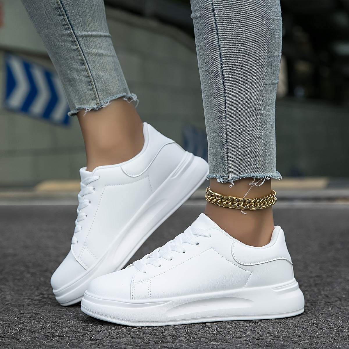 Weiße Sneaker für Damen – schlichte und lässige Schuhe