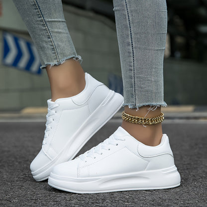 Weiße Sneaker für Damen – schlichte und lässige Schuhe