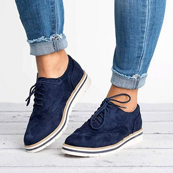 Flache Brogue Sneaker mit Schnürsenkeln für Damen